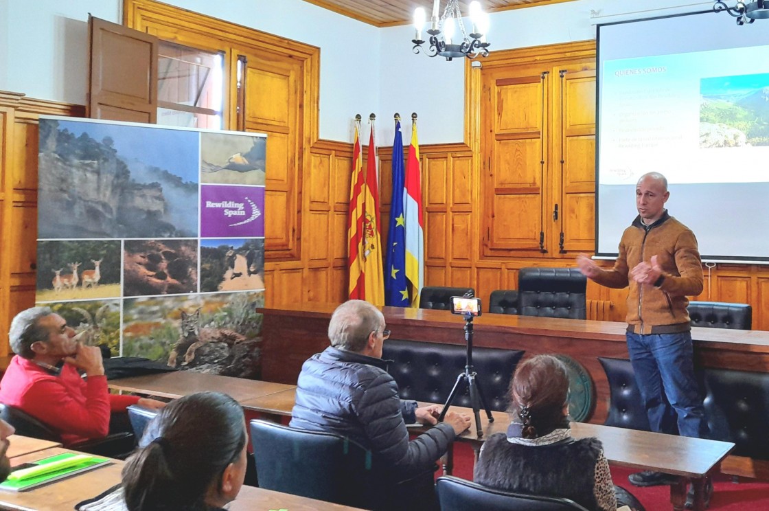 La Fundación Española de Renaturalización presenta a la Sierra de Albarracín un proyecto para reaprovechar el patrimonio