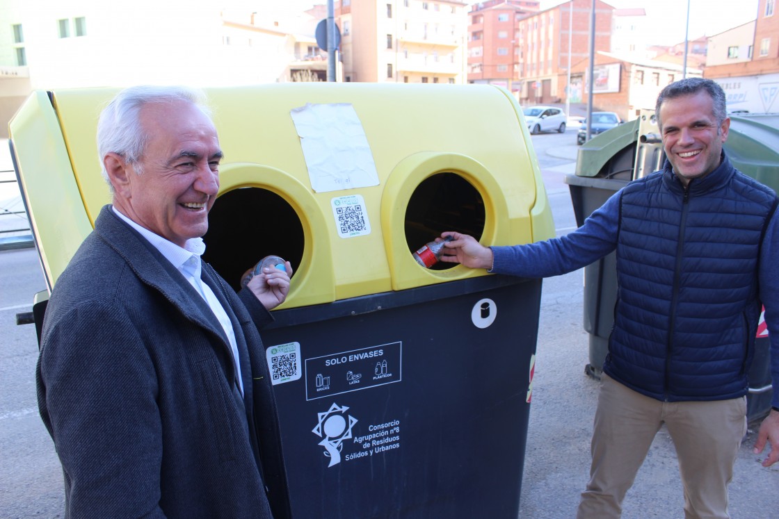 Reciclar los envases de bebidas en la ciudad de Teruel ahora tiene premio