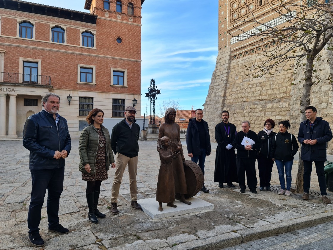 Teruel ya cuenta con una escultura en homenaje a la Semana Santa