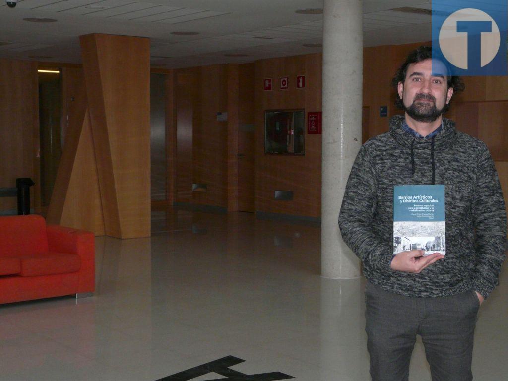 Una publicación analiza el impacto  de los estudios de Bellas Artes en Teruel