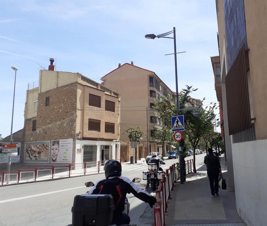 Alcañiz renueva unas 50 luminarias de la avenida Aragón y la zona del teatro que ahorrarán un 60 % de la factura