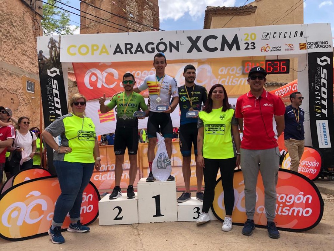 Javier Navarro y Eva Elbaile se proclaman campeones  de Aragón XCM