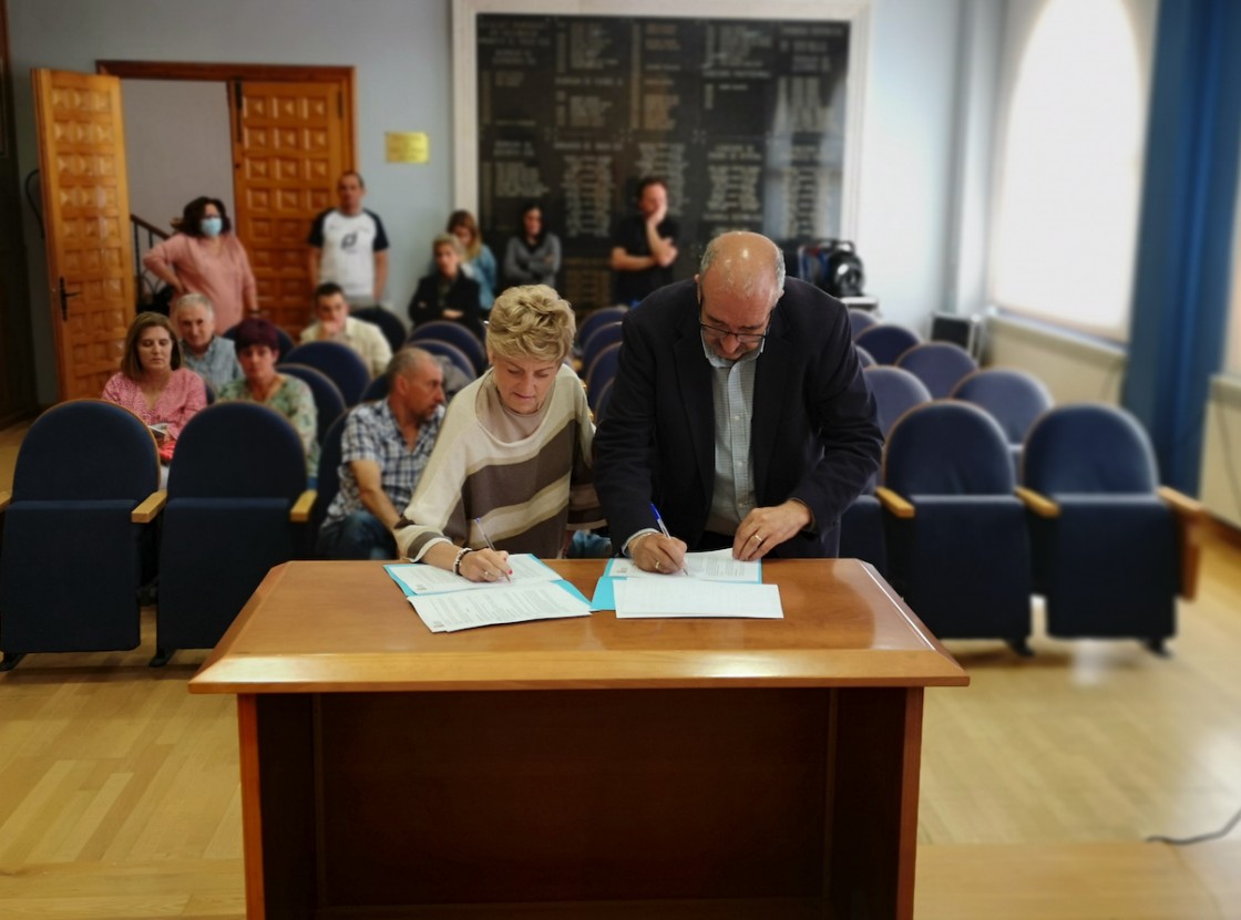 El Ayuntamiento de Calamocha firma convenios de colaboración con 24 entidades del municipio
