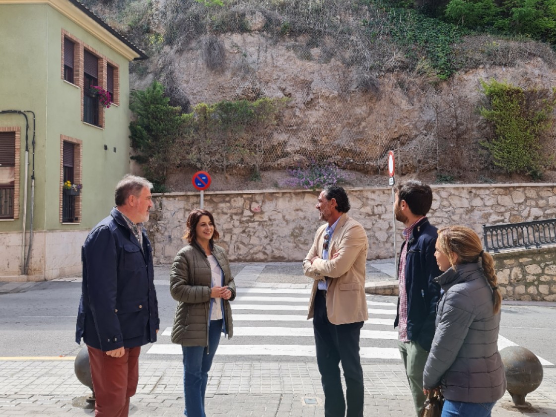 Ayuntamiento de Teruel y concesionaria de obras del ascensor del barrio del Carmen perfilan los primeros pasos de los trabajos