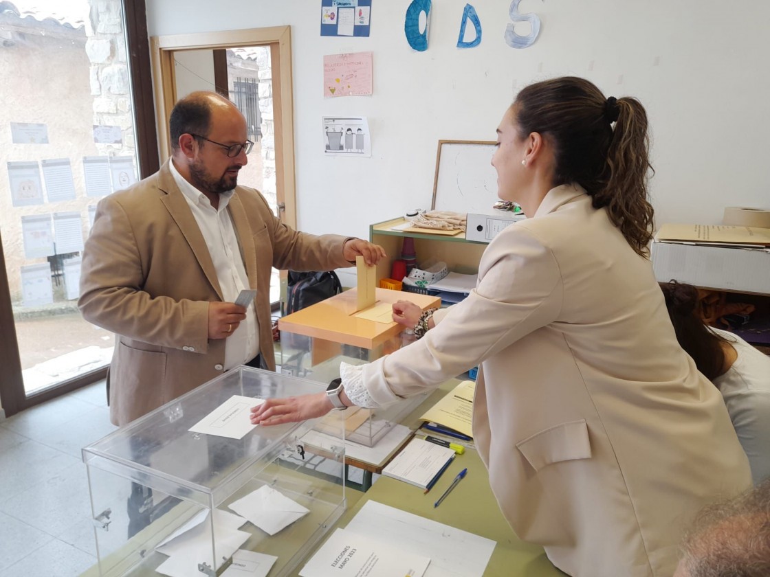 Alberto Izquierdo, único diputado del PAR en las Cortes: 