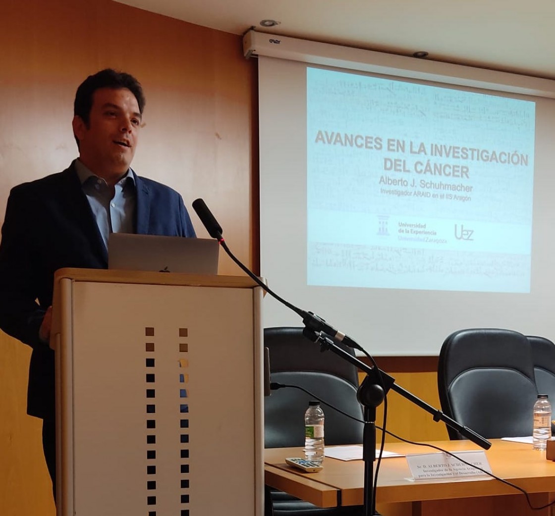 Alberto J. Schuhmacher, director del grupo de Oncología Molecular del INS Aragón: 