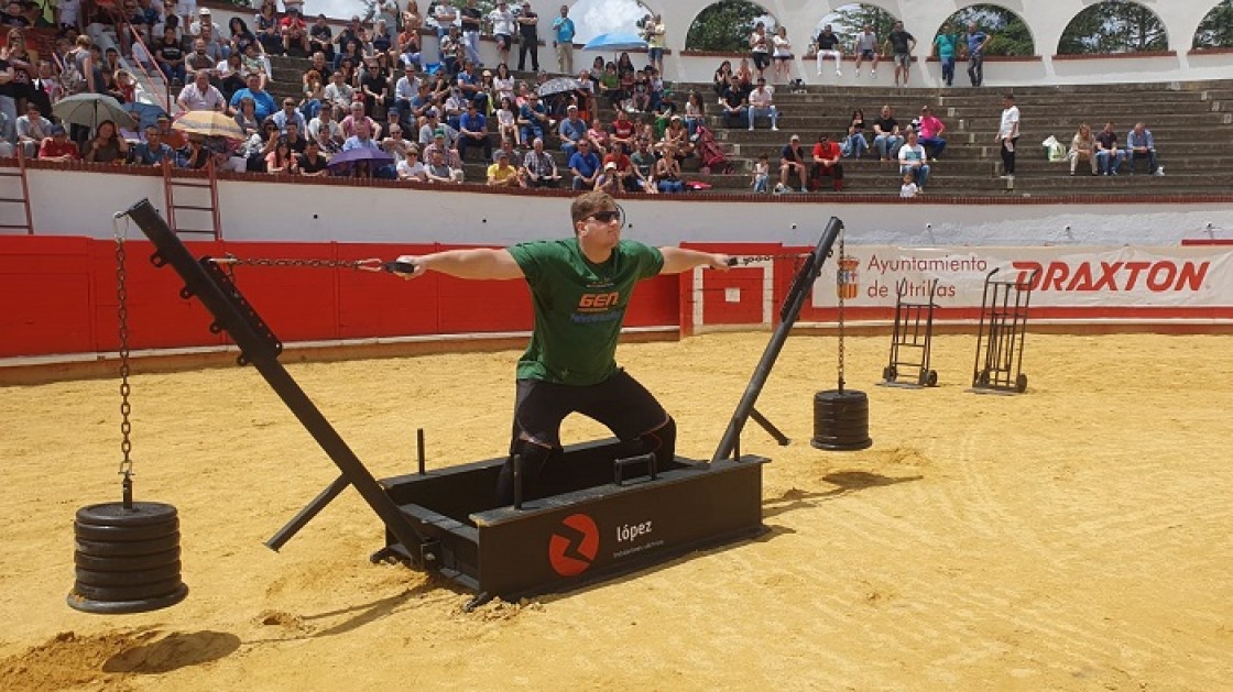 La fuerza supera a la maña en la plaza de toros  de Utrillas