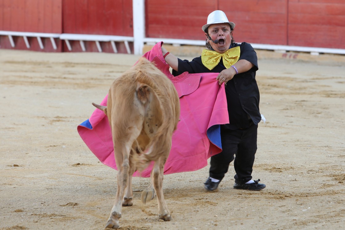 Toroter defiende la legalidad del espectáculo cómico taurino denunciado por una fundación