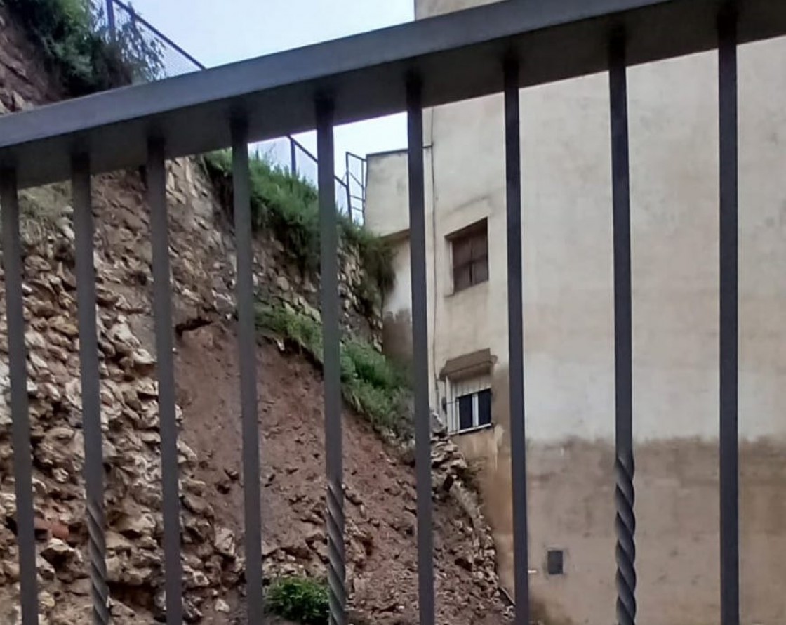 La cuesta de la Andaquilla ha estado cortada al tránsito varias horas debido a un “desprendimiento sin importancia” en una ladera