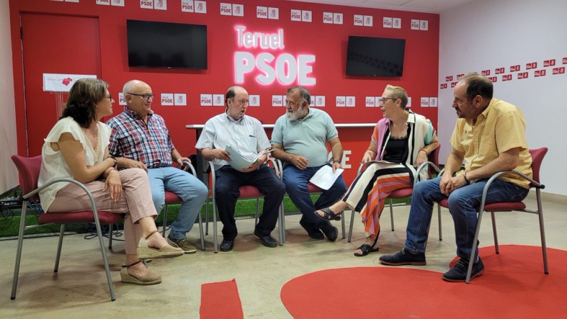 El PSOE reivindica pensiones dignas frente  al modelo del PP, que “aboca a la pobreza”