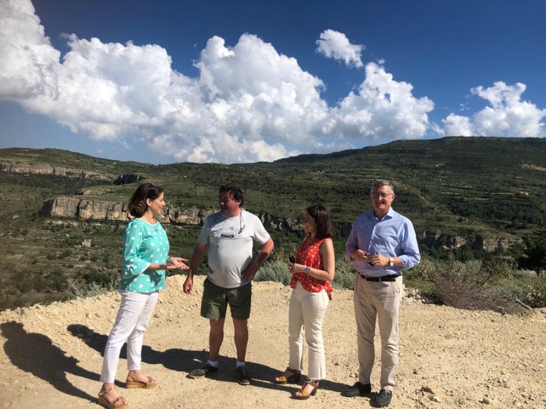 Los candidatos del PP apoyan al sector ganadero durante una visita a Cantavieja