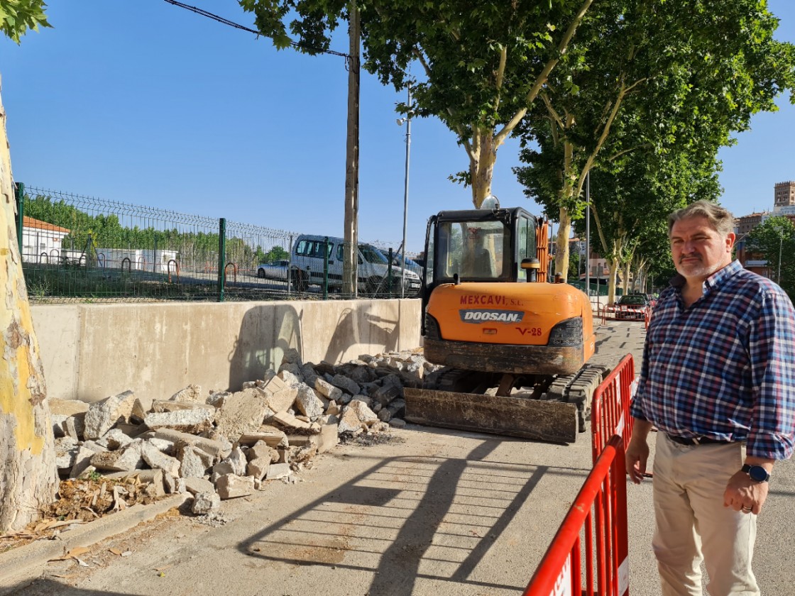Comienzan las obras de eliminación de barreras arquitectónicas en las calles Camino de la Estación, San Lázaro y La Florida de Teruel