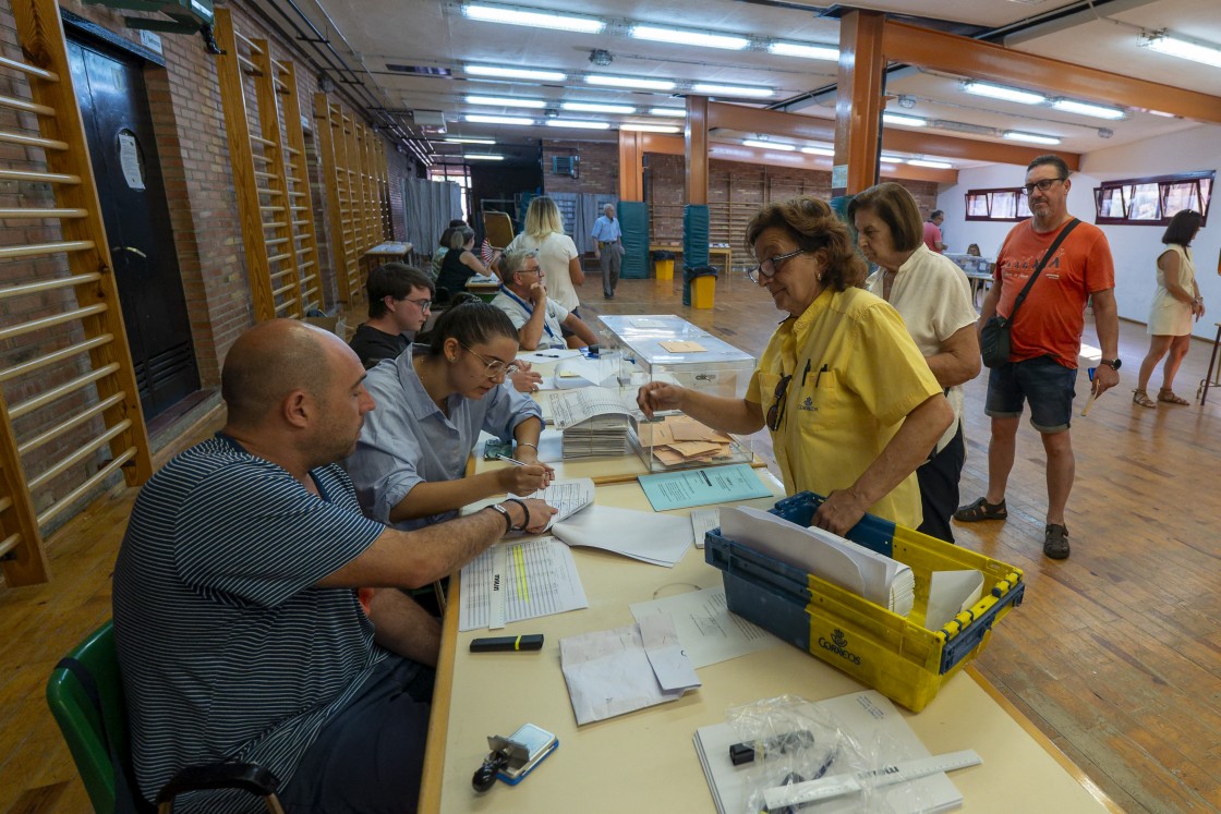 El PP obtendría mayoría absoluta con Vox y sumarían 181 escaños, según la encuesta de Gad3