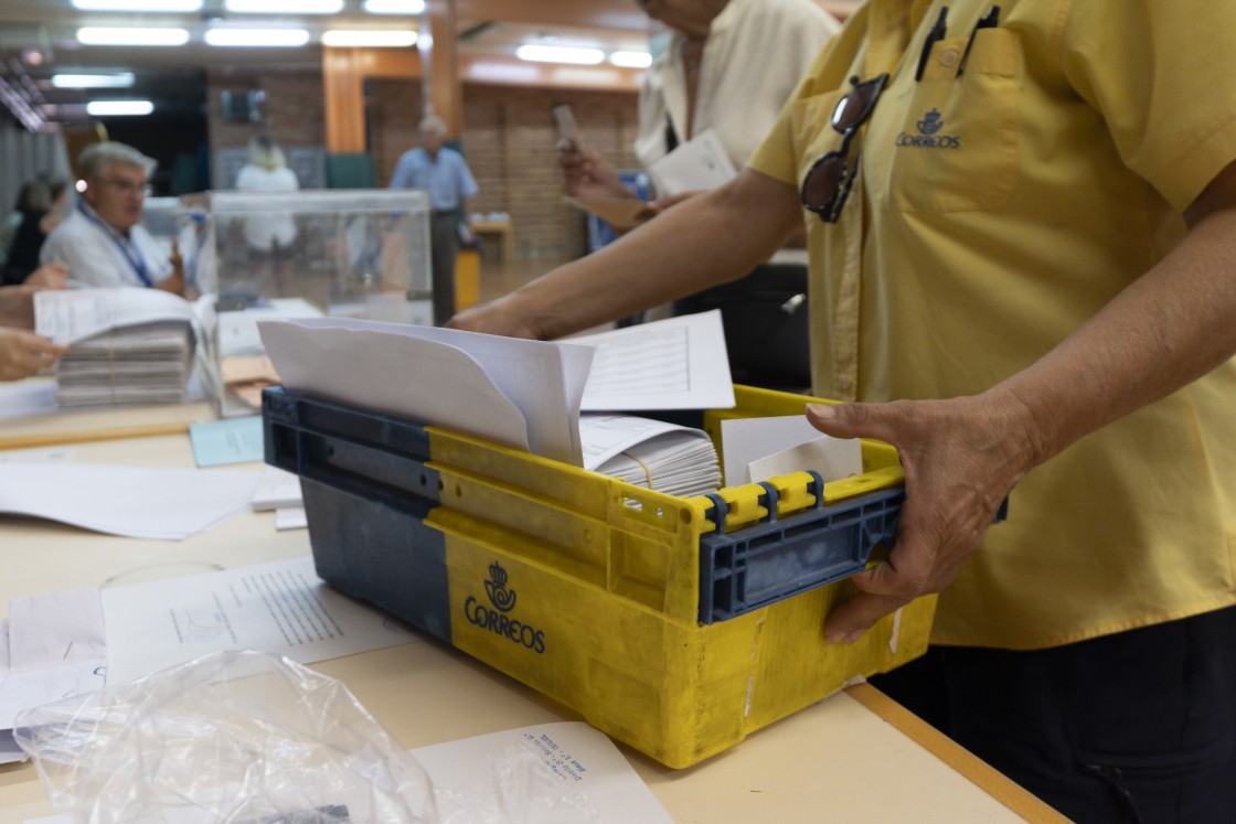 Comienza el escrutinio... ¿Cómo se hace el recuento del voto por correo?