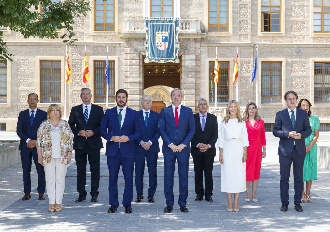 Jorge Azcón pide exigencia y prudencia a los diez nuevos consejeros del Gobierno de Aragón