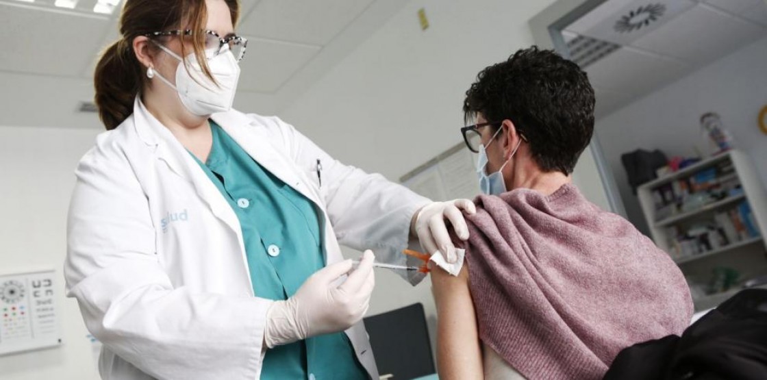 Aragón vacunará contra la gripe, incluidos los fumadores, y covid desde principios de octubre