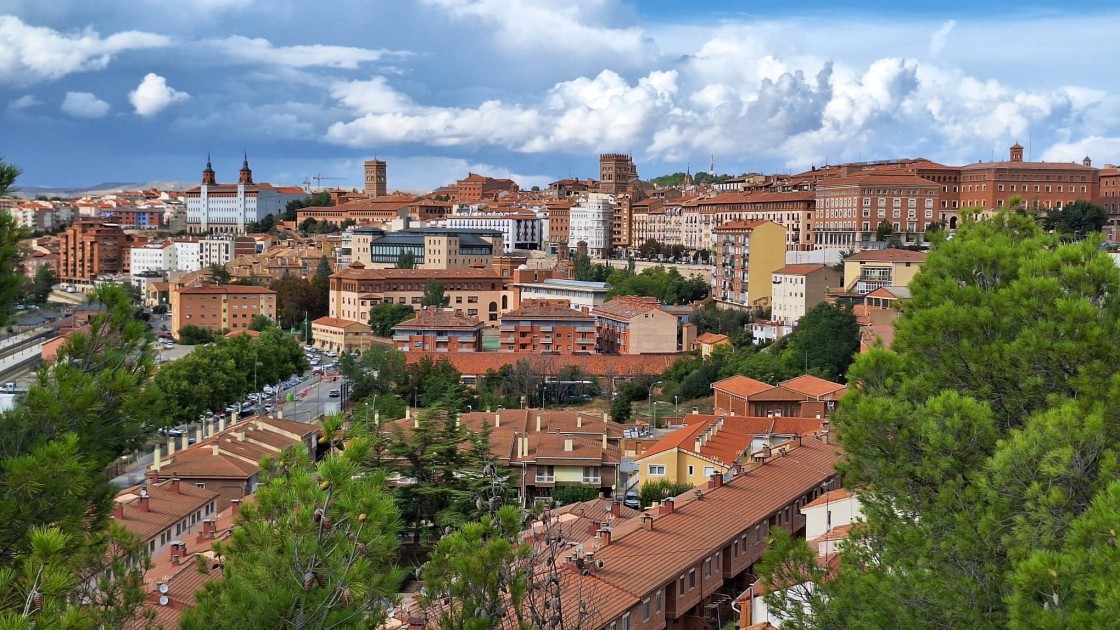 El 78 % de la población que reside en la  comarca Comunidad de Teruel vive en la capital