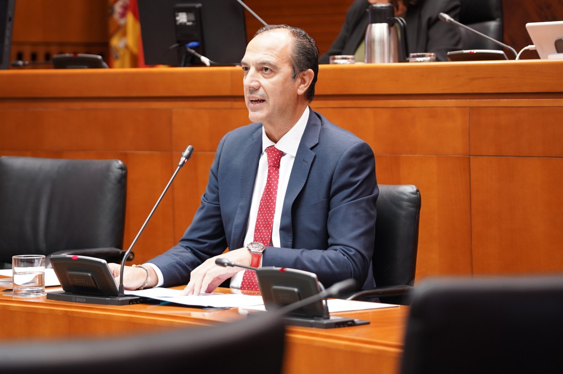 El Gobierno de Aragón anuncia que modificará el pliego de ambulancias para una mayor cobertura y ampliará el presupuesto