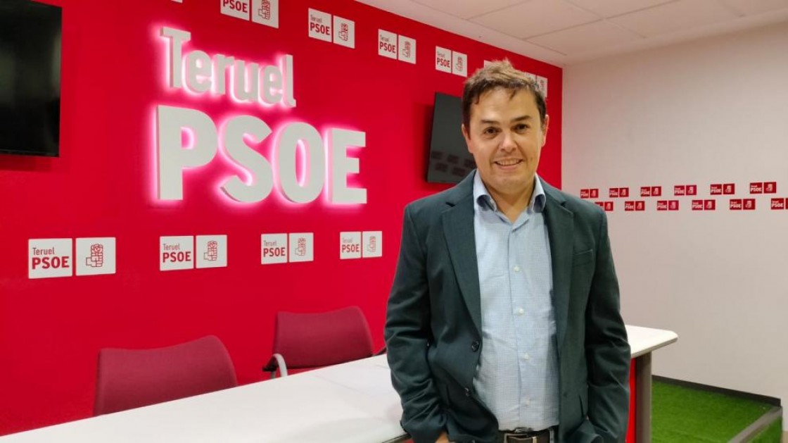 El PSOE lamenta que el presidente de la Diputación de Teruel “no tenga hilo directo