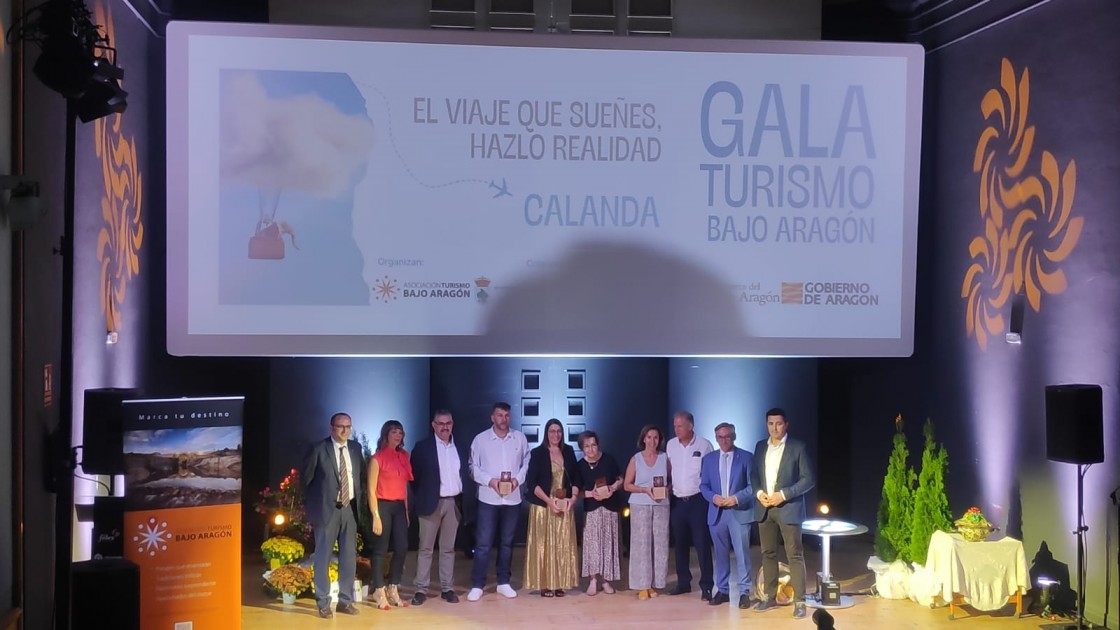 Los empresarios turísticos del Bajo Aragón reconocen la trayectoria de sus asociados