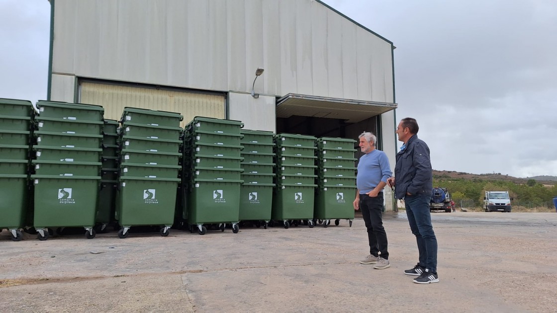Unos mil nuevos contenedores servirán para renovar el material de la Comarca del Jiloca