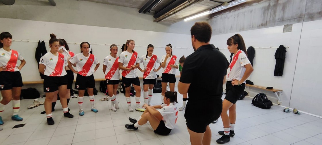 El Cosmos acaba con el buen momento del Fuensport River Plate en Primera Femenina