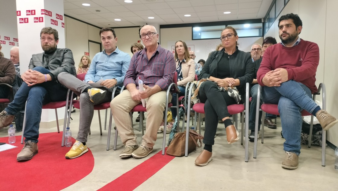 El PSOE local quiere ser la voz de los que “no se resignan” ante la falta de ambición del PP