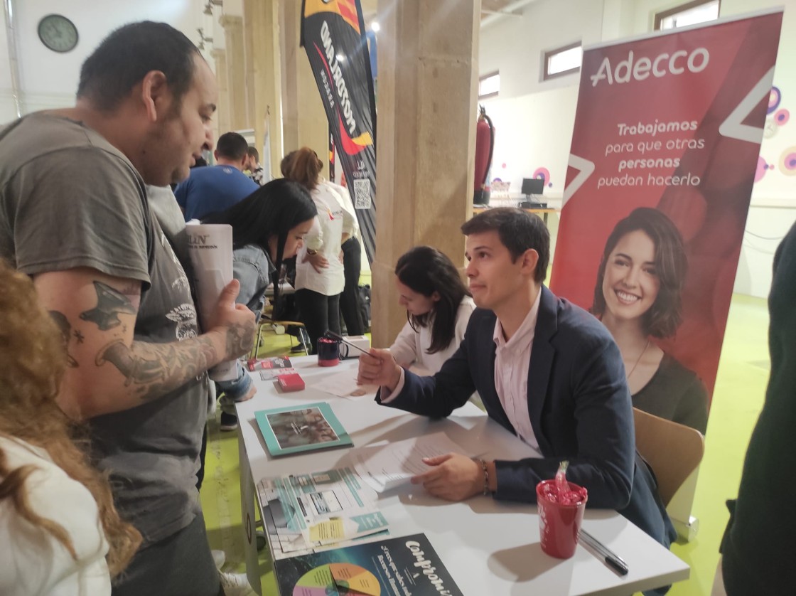 Más de 200 jóvenes y desempleados ‘conectan’ con distintas ofertas de empleo en Alcañiz