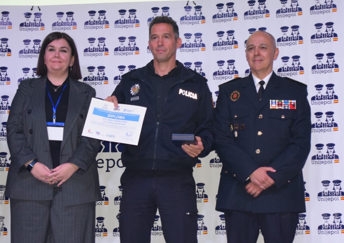 El Policía Local de Teruel Javier Fuertes recibe la Medalla de Oro a la Educación Vial por su “incansable labor de divulgación