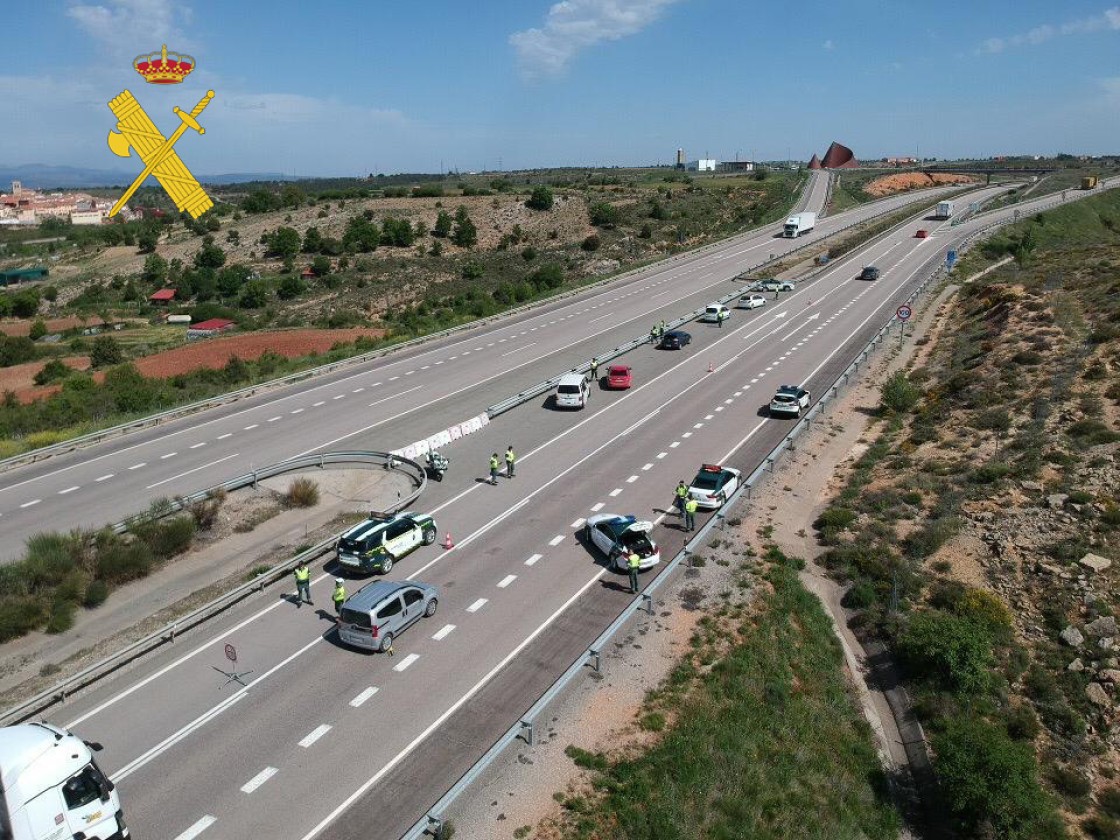 La Guardia Civil de Teruel formula 74 denuncias a conductores en un dispositivo de seguridad vial realizado en la autovía A-23 en La Puebla