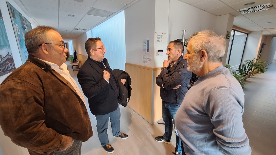 La reunión entre la Comarca del Jiloca, la empresa FCC y los trabajadores concluye sin acuerdo sobre la huelga en la recogida de basuras