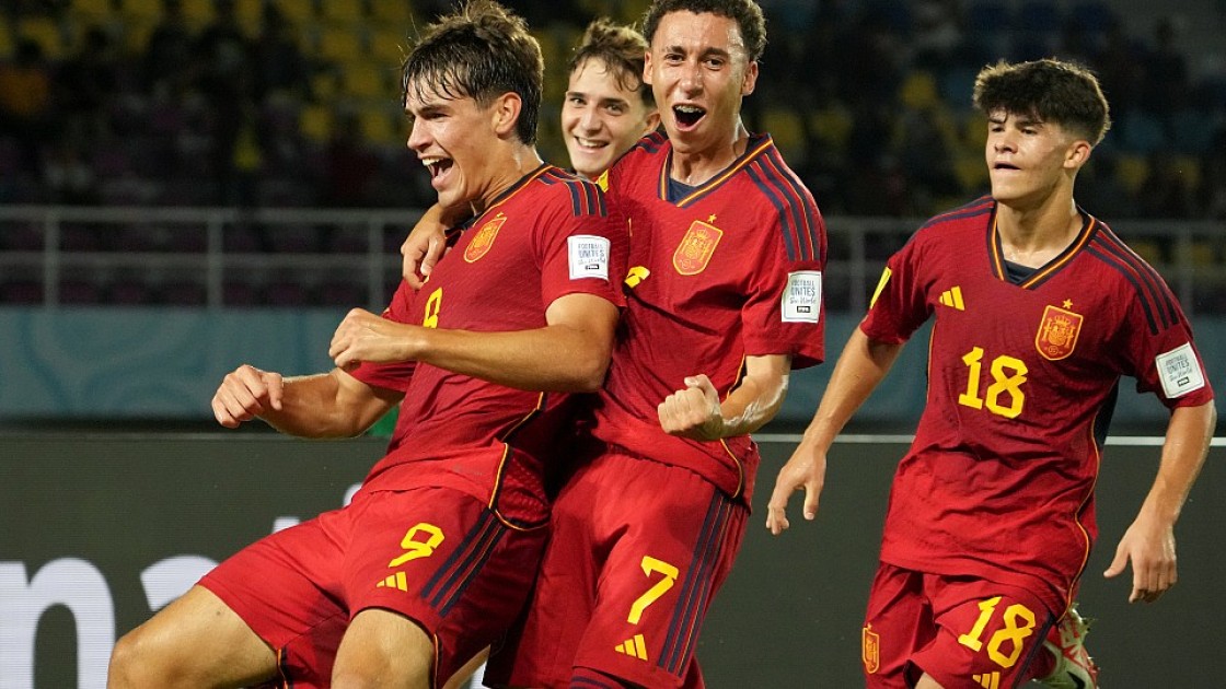 España debuta en el Mundial sub-17 con una victoria plácida frente a Canadá y con Juan Hernández de titular