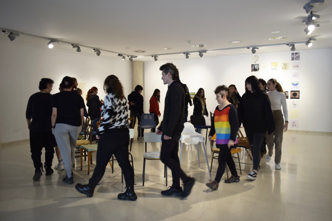 ArTEsala propone  ‘Chair (18)’ para celebrar la mayoría de edad de Bellas Artes en Aragón