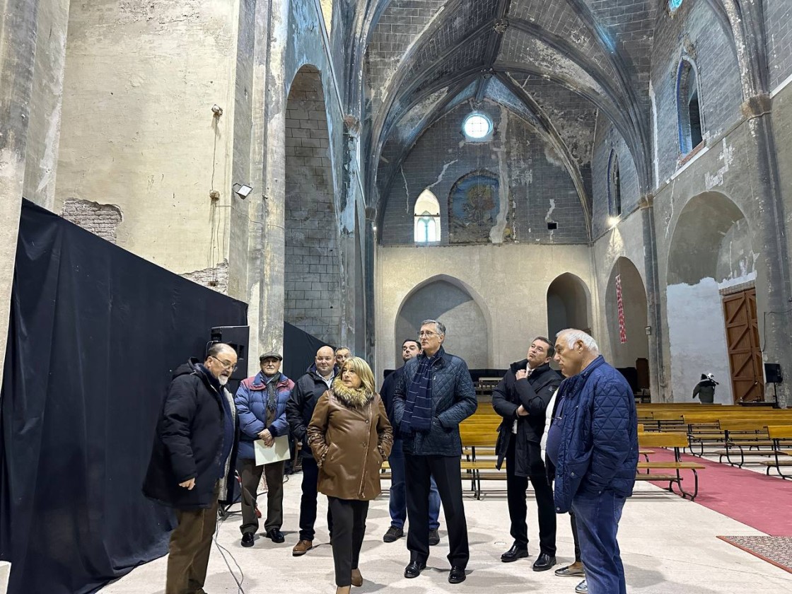 El Gobierno de Aragón promoverá la restauración de la decoración mural de la iglesia de Santiago el Mayor de Montalbán