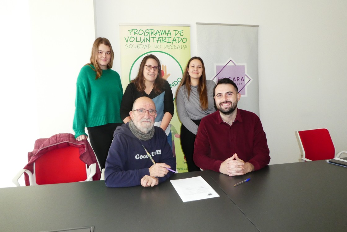 La Federación Vecinal de Teruel y la asociación Psicara certifican su colaboración con un convenio