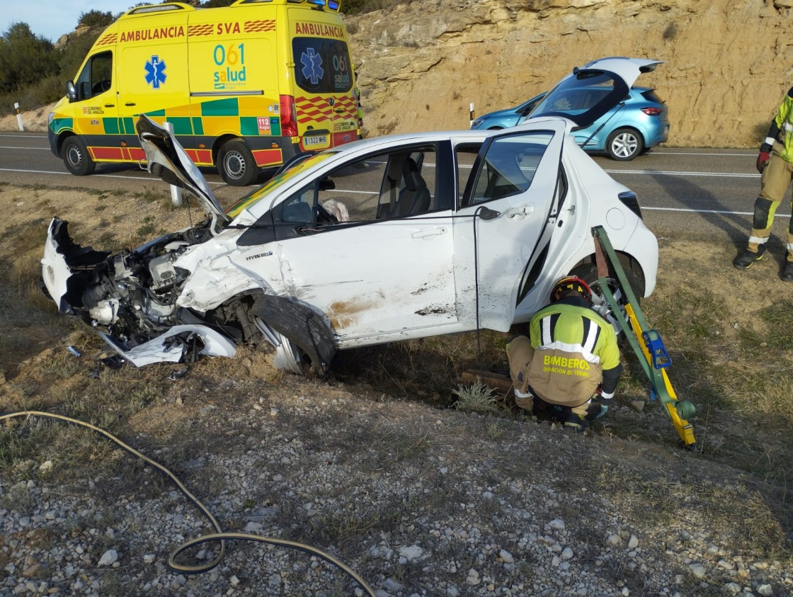 Un accidente múltiple provoca cuatro heridos en Valdealgorfa