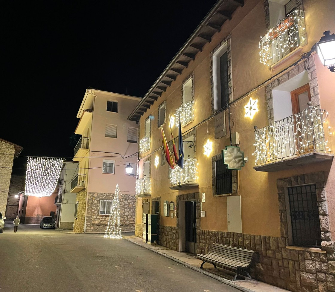 El Ayuntamiento de Bronchales organiza una fiesta para inaugurar el alumbrado navideño