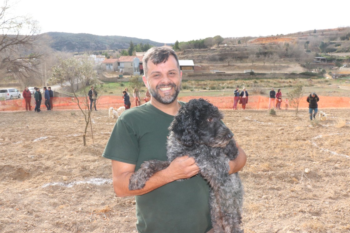 Héctor de Abril, ganador del concurso de perros truferos en Fitruf: 