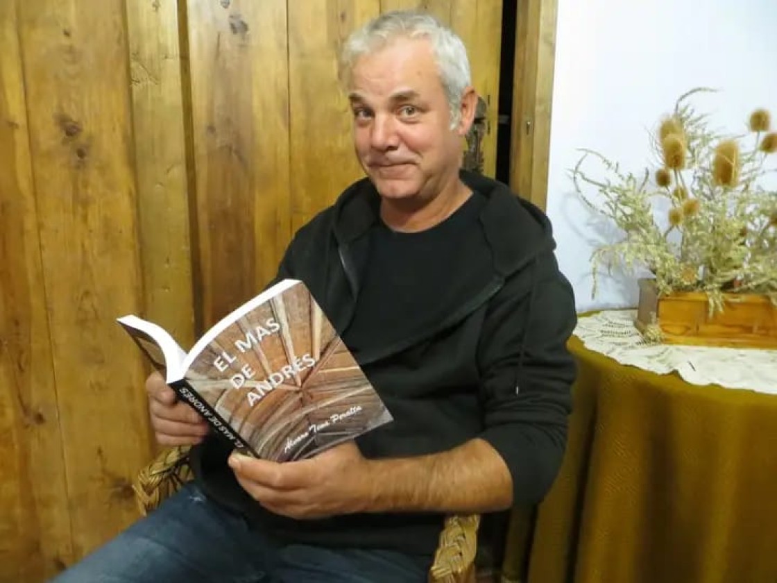 Álvaro Tena Peralta, escritor de Castellote: 