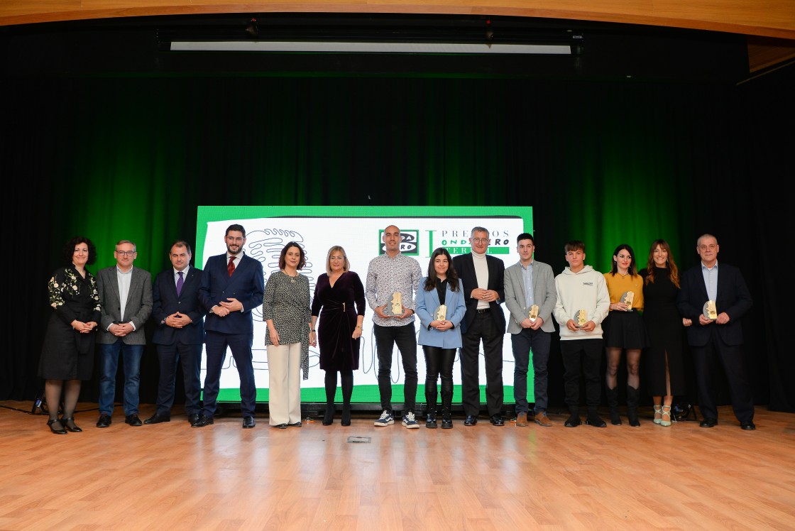 Onda Cero Teruel premia a PLD, Cantavieja, Juan Hernández, Laura Villa y Aceros Hispania