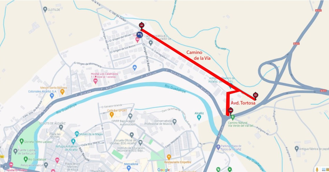 La calle de acceso al Nuevo Hospital de Alcañiz se corta desde este lunes al tráfico rodado