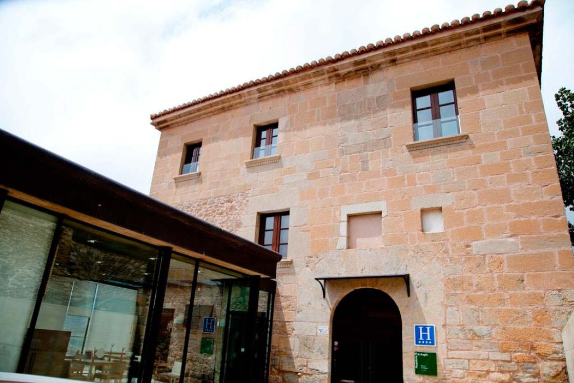 Turismo pondrá en marcha un bono con descuentos del 50 % en las hospederías para los ciudadanos aragoneses