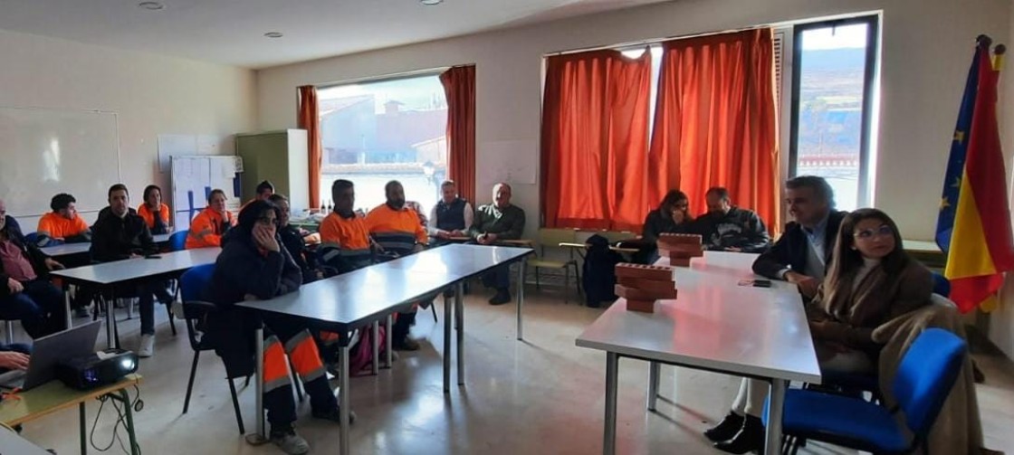 El Ayuntamiento de Utrillas forma en albañilería a ocho desempleados que han participado en la rehabilitación de viviendas