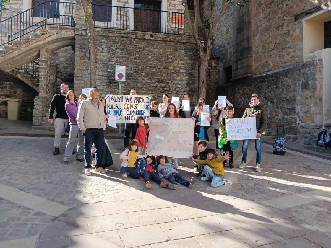 Los padres de alumnos de Alcalá de la Selva retoman las movilizaciones