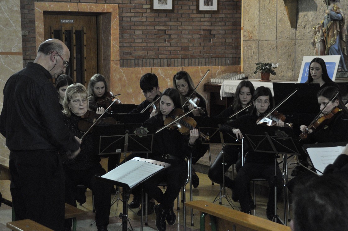 La Orquesta Arcos de Teruel ofreció un recital  con sus tres formaciones