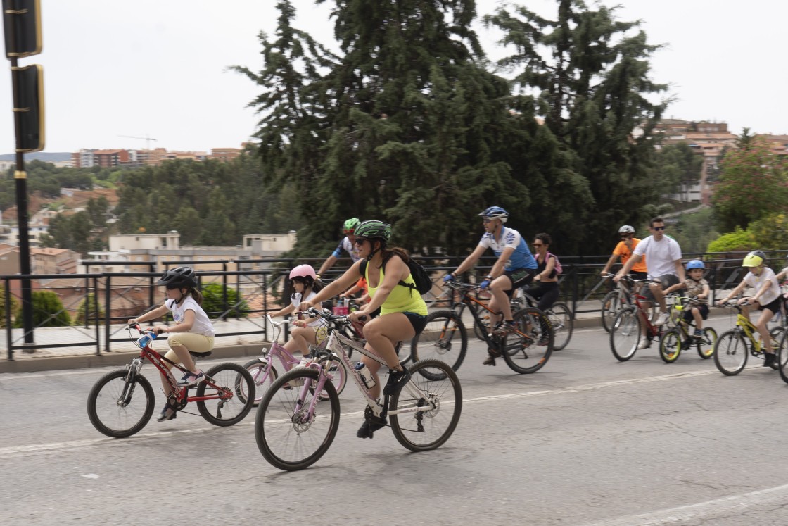 El carril bici del eje Ensanche-carretera de Alcañiz, pendiente desde 2012