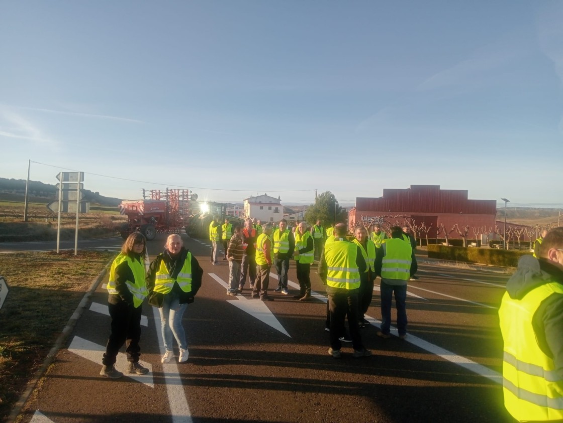 Los agricultores inician el miércoles con cortes en la autovía A-23 en Teruel y la A-222 en Muniesa