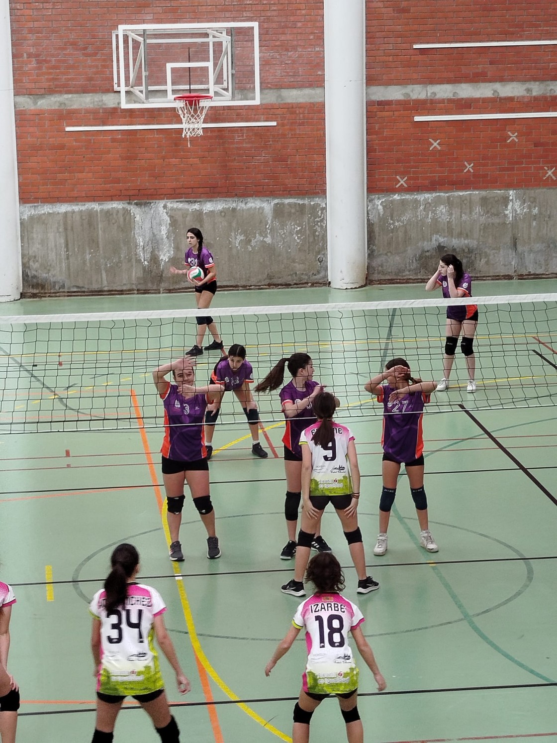 Las Viñas, el CV Matarraña y el  CV Alcañiz lideran la liga provincial femenina