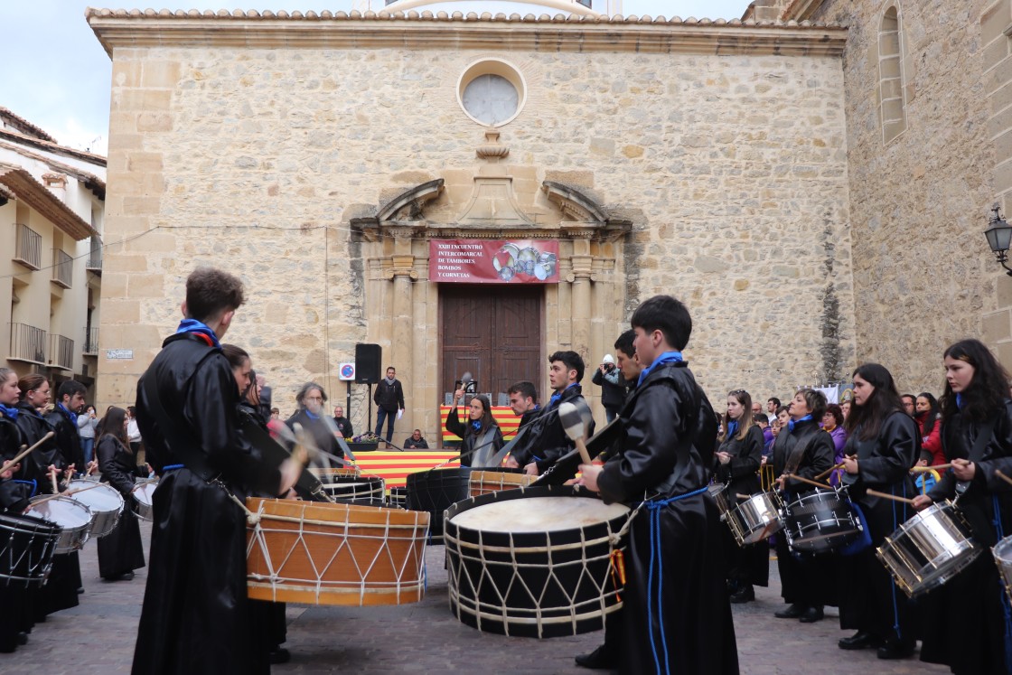 Rubielos de Mora se estremece con los sonidos del Encuentro Intercomarcal de Tambores y Bombos