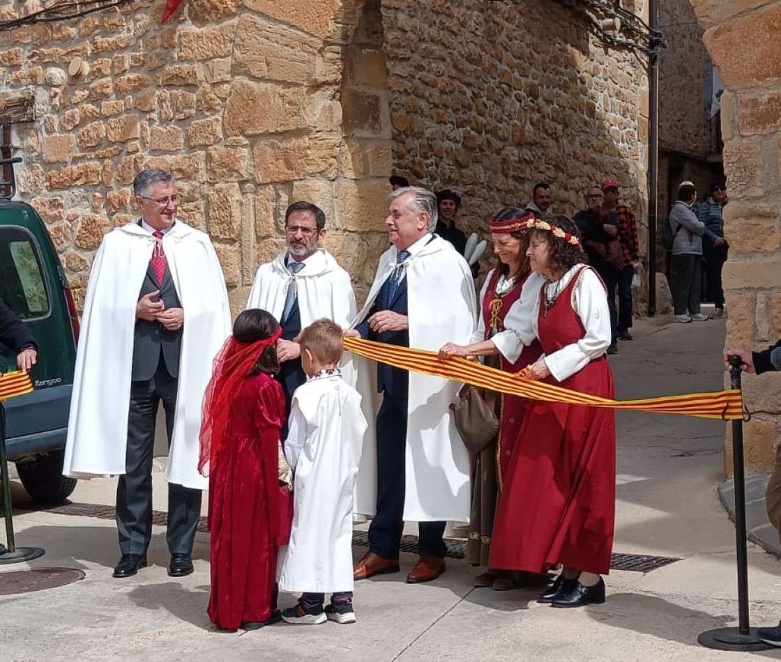 Blasco abre la Feria del Vino y el Mercado Medieval de Cretas